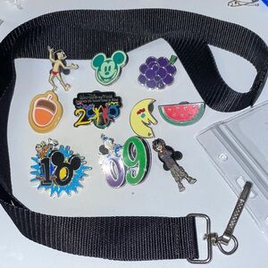 Disney pin bundle for @ceemilhoan14